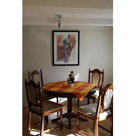 Simplistic In With Hiking Nearby Apartment *